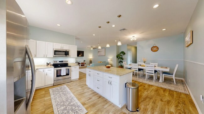 Foto del edificio - 8995 82nd Avenue N