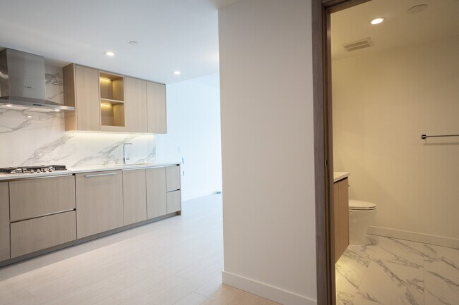 Photo du bâtiment - 2503-13778 100 Avenue