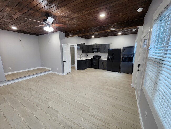 Foto del edificio - 711 Mountain View Ave