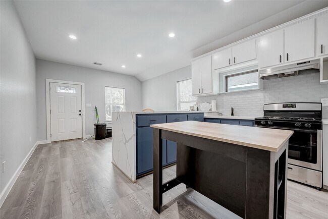 Foto del edificio - 6725 Avenue K