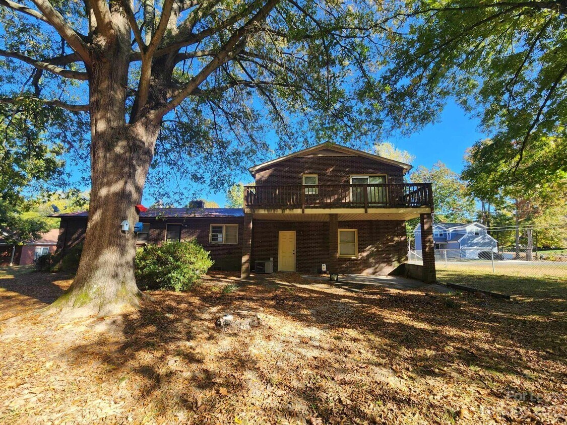 Foto del edificio - 618 Norland Ave