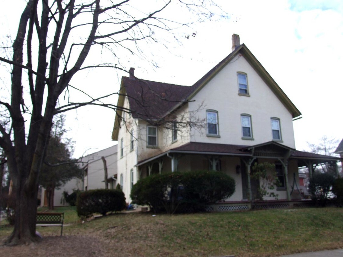 Primary Photo - 1330 Washington St