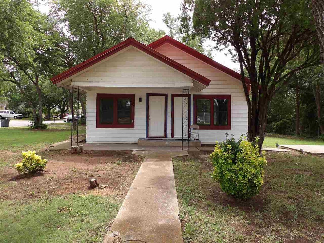 Foto principal - 311 NW 5th St