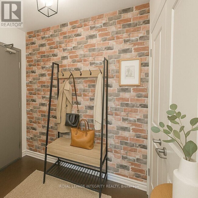 Photo du bâtiment - 3684 Fallowfield Rd