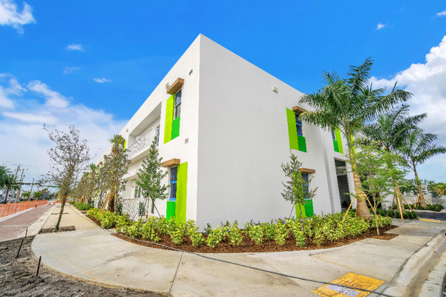 Building Photo - 605 N Dixie Hwy
