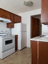 Building Photo - 4413-4451 51 Ave