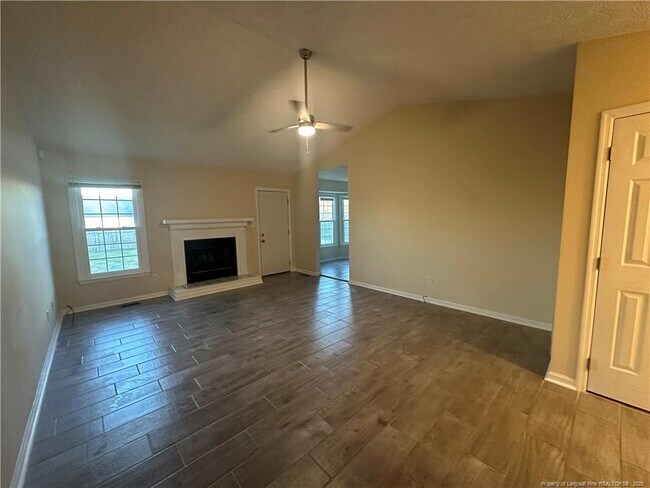 Foto del edificio - 8249 Rockfish Rd