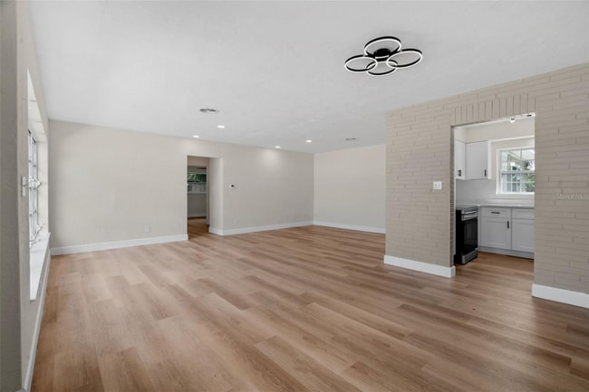 Building Photo - 5916 Gulfport Blvd S