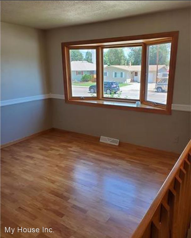 Building Photo - 3 br, 2 bath House - 428 1st St