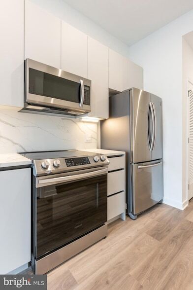 Foto del edificio - 3120 W Jefferson St