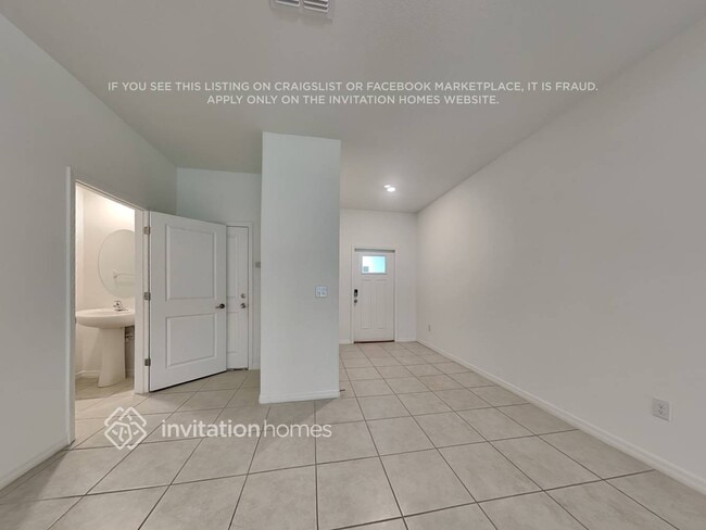 Building Photo - 8284 Crescent Oaks Dr