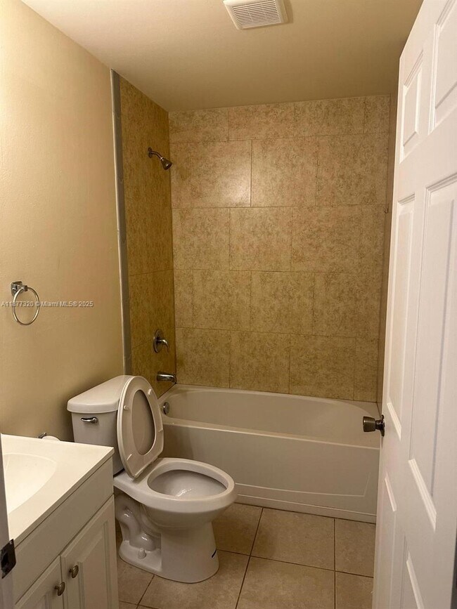 Foto del edificio - 409 Nicholas Pkwy W