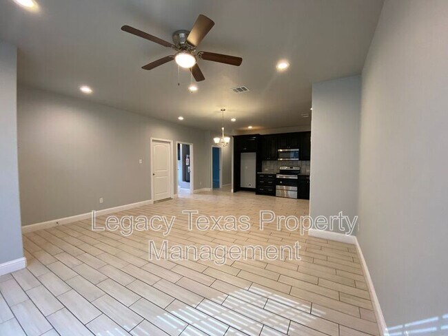 Foto del edificio - 301 E Willingham St