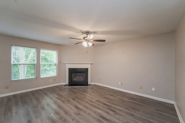 Foto del edificio - 1231 Willow Bridge Ct