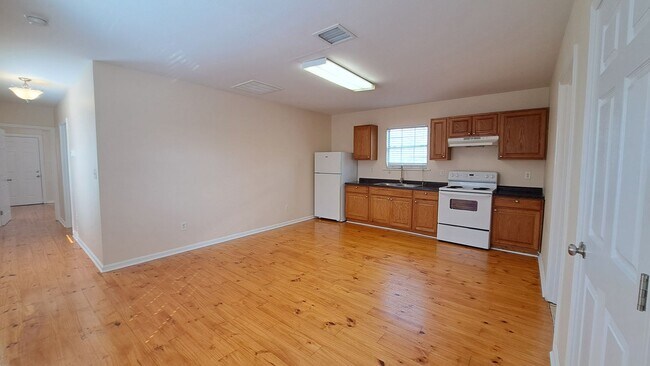 Building Photo - 2300 Gravier St