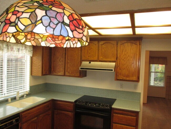 Foto del edificio - Woodcreek Oaks area home.