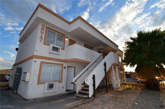 Building Photo - 3017 W Carey Ave