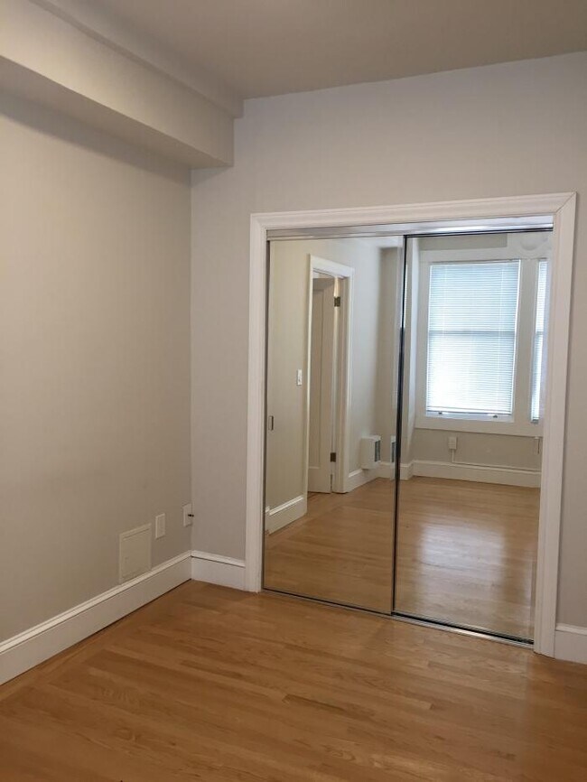 Building Photo - 2 bedroom in San francisco CA 94109