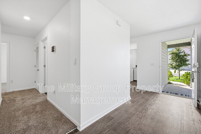 Foto del edificio - 15729 Equine Gait Dr