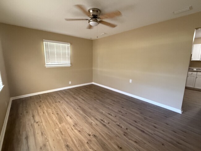 Foto del edificio - 5955 Windy Hill Cir S