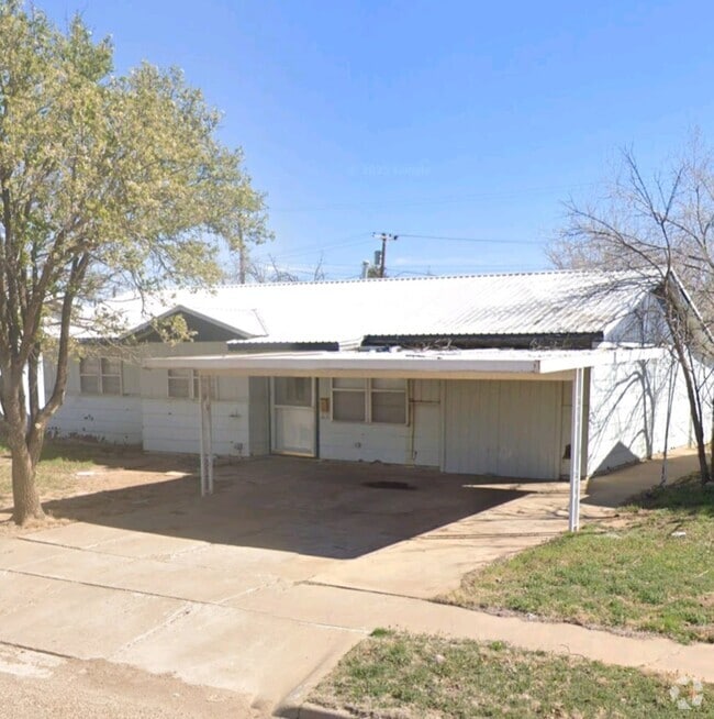 Building Photo - 204 E Jeffie St