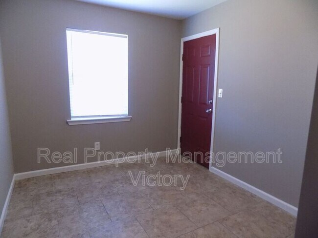 Building Photo - 600 Edmondson Rd