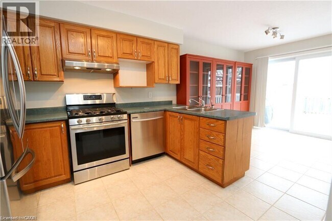 Building Photo - 448-A HARBOUR VIEW Crescent
