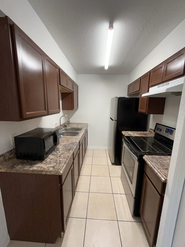 Building Photo - 3071 Willow Bend Blvd