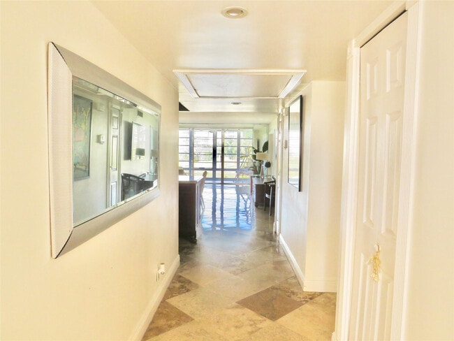 Foto del edificio - 2601 S Palm Aire Dr