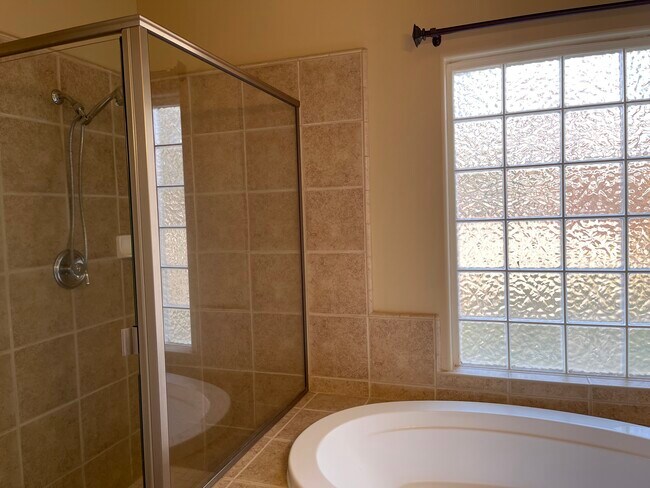 Building Photo - 315 Villa Elegante Dr