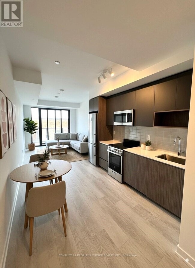 Building Photo - 801 The Queensway