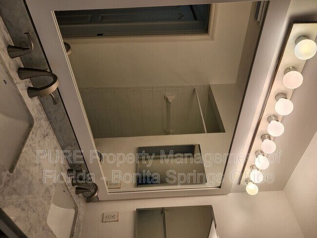 Foto del edificio - 8450 Kingbird Loop