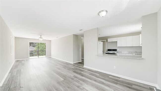 Building Photo - 207 9th St
