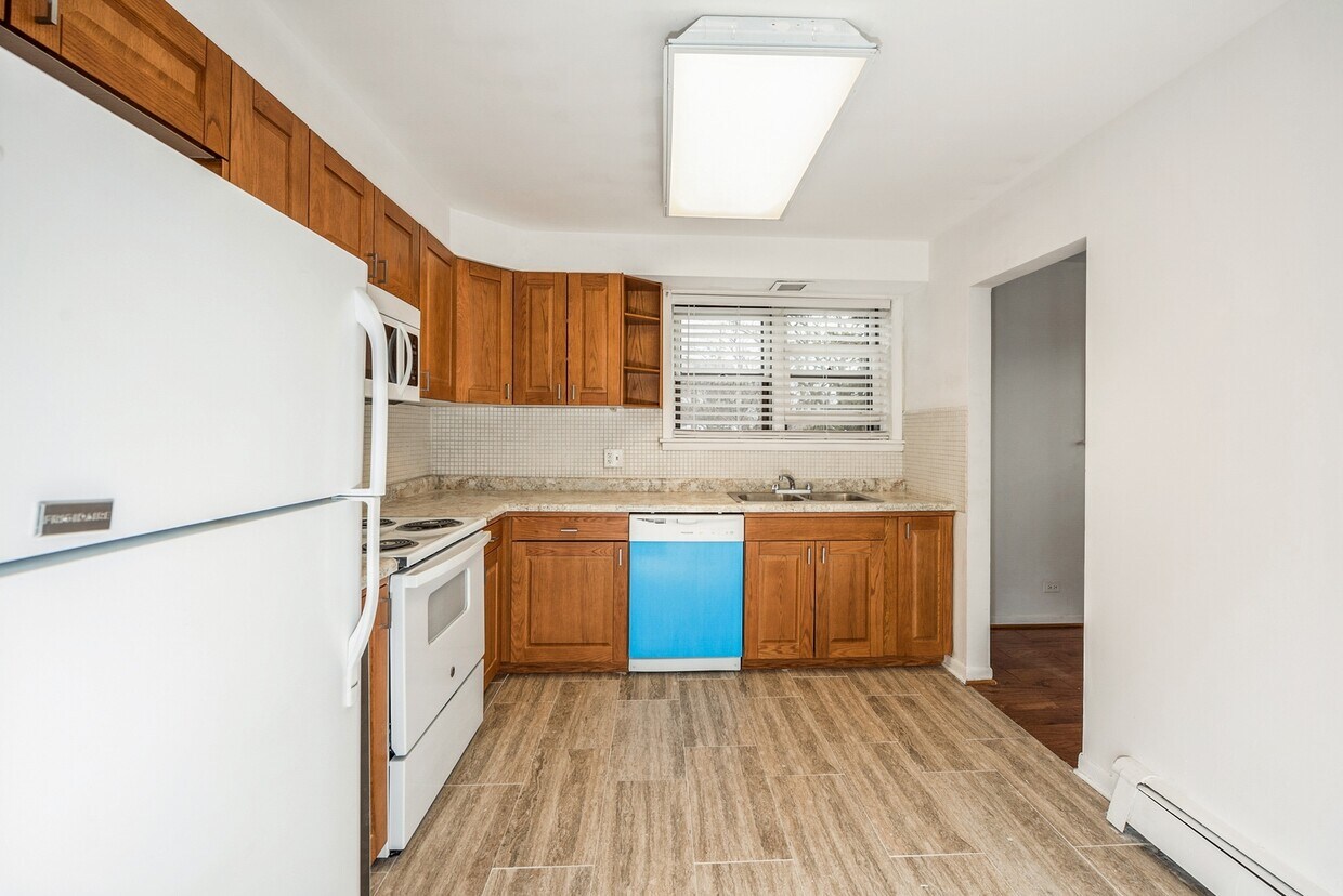 8644 Skokie Blvd Unit 405, Skokie, IL 60077 Condo for Rent in Skokie