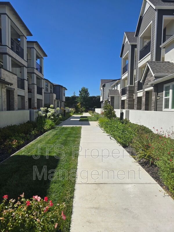 Building Photo - 3081 Eagle Chase Walk