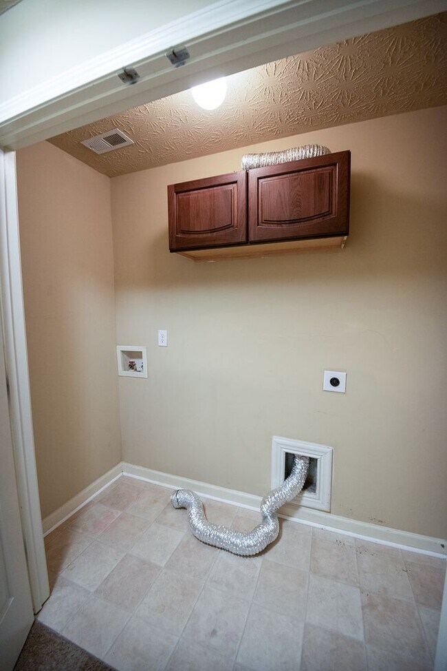 Foto del edificio - Beautiful home available today!