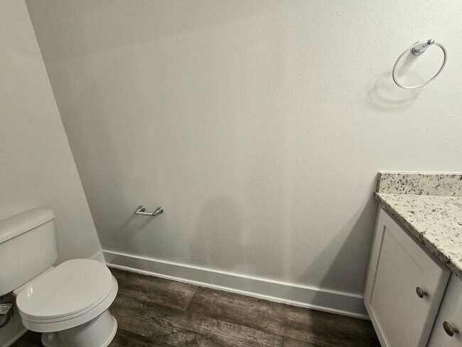 Building Photo - 1526 Farragut Way