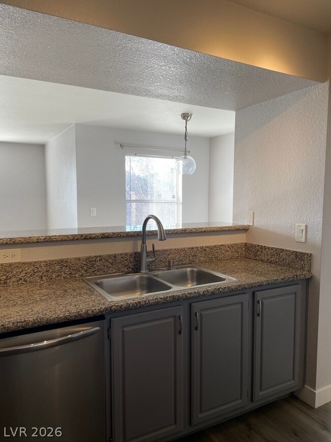 Building Photo - 5055 W Hacienda Ave
