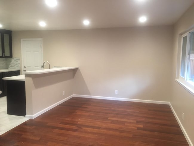 Photo - 650 Vasona St House