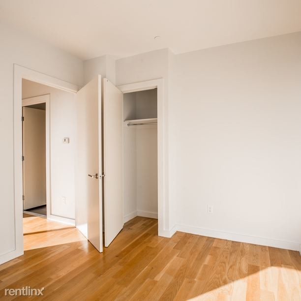 Building Photo - 25 Montrose Ave