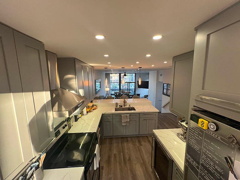 Foto principal - 7228 Marina Pacifica Dr N