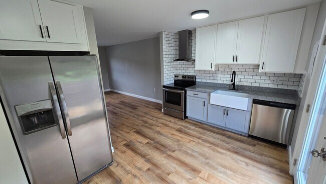 Foto del edificio - 2 bedroom/1.5 bath Townhouse  Kingsport, TN