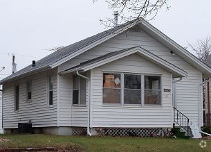 Building Photo - 1019 S 19th St
