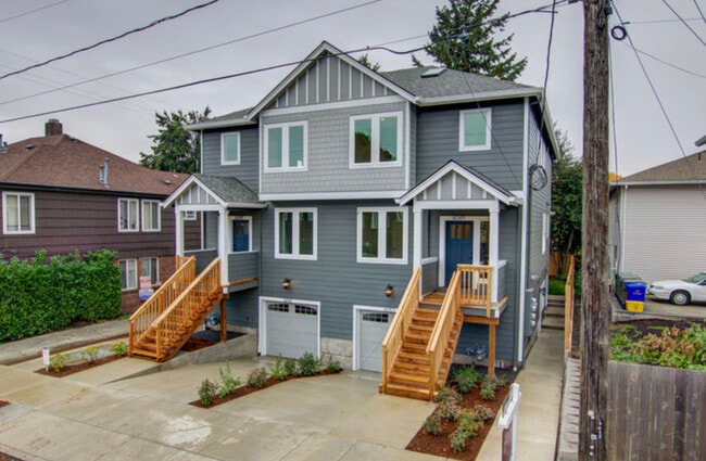 Building Photo - 6049 NE Flanders St