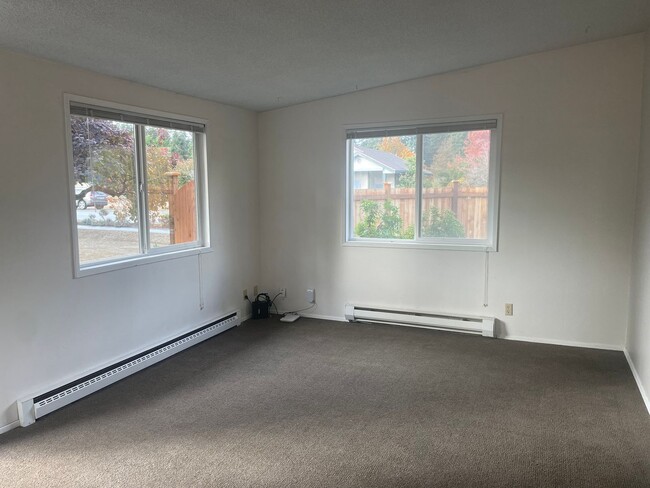 Building Photo - One Bedroom and One Bath Duplex Only Minutes from Downtown Langley!