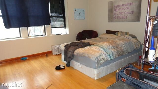 Building Photo - 3558 W Cortland St