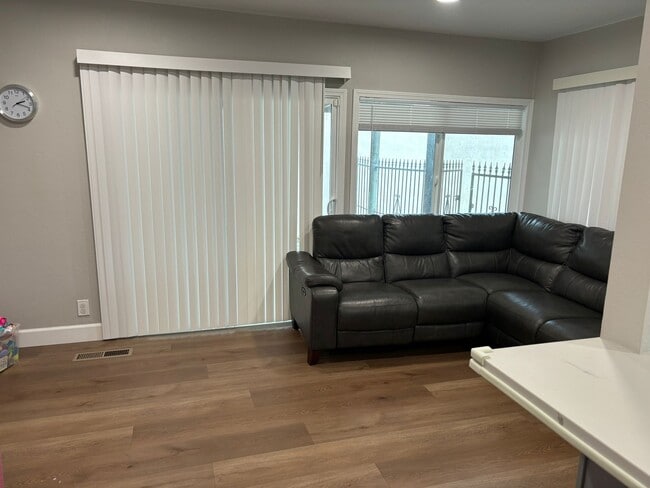 Building Photo - 6311 Benzo Dr