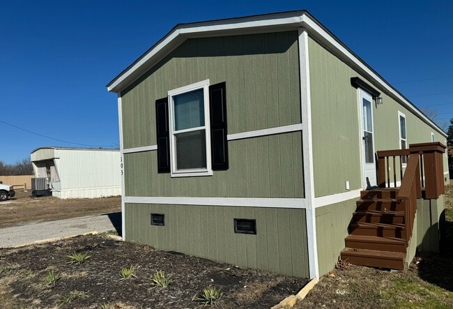 Building Photo - 103 Prairie Dr