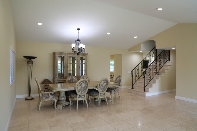 Building Photo - 10146 Janetta Way