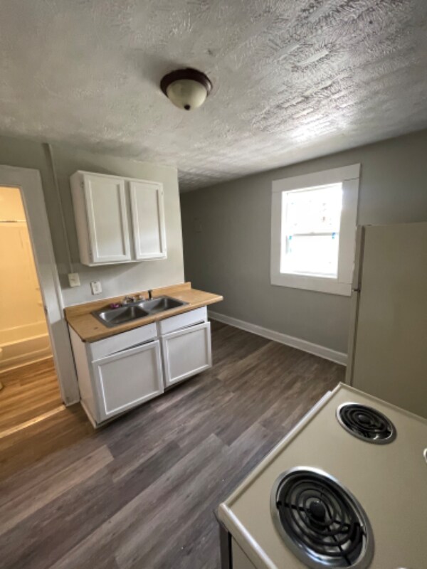 Foto del edificio - 2548 E 17th St